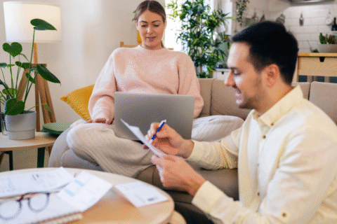 Estratégias de crédito para gerenciar despesas mensais: faça suas finanças funcionarem a seu favor